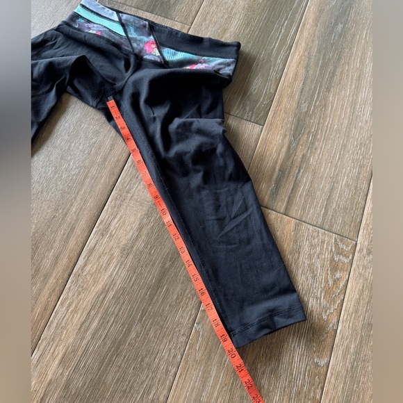 Lululemon Wunder Under Crop Capri leggings size 8 - Picture 4 of 7